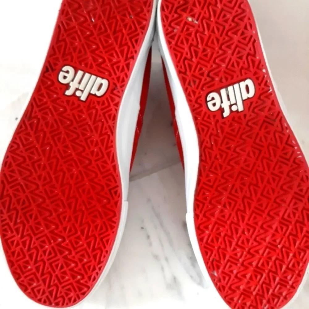 ALIFE New York Public Estate Mid Anarchi Suede Red Sz 9.5